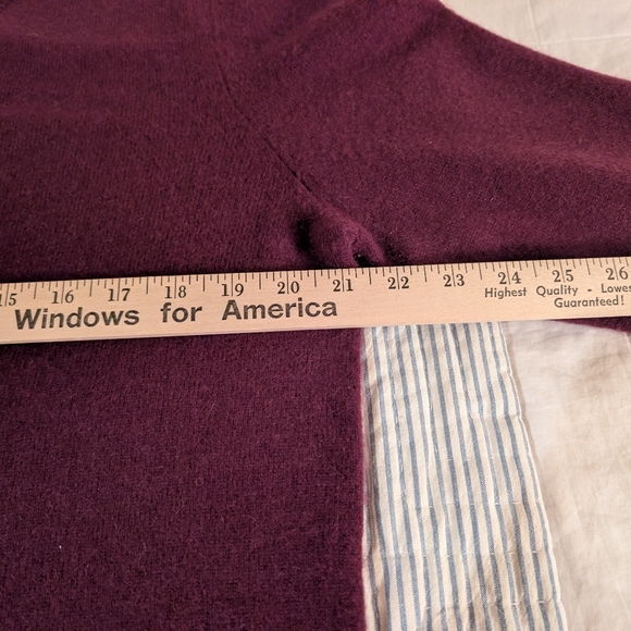 CASHMERE v Neck Burgundy Maroon Sweater XL Tahari - Picture 2 of 5